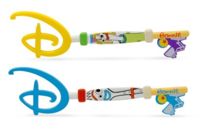 Disney Toy Story 4 Forky and Karen Beverly Collectible Key Set