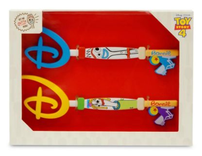Disney Toy Story 4 Forky and Karen Beverly Collectible Key Set - Image 2